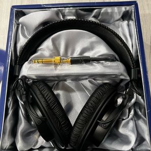 Professional head phones